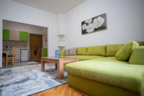 The Green Apartment in the heart of Old Sofia 1BDR